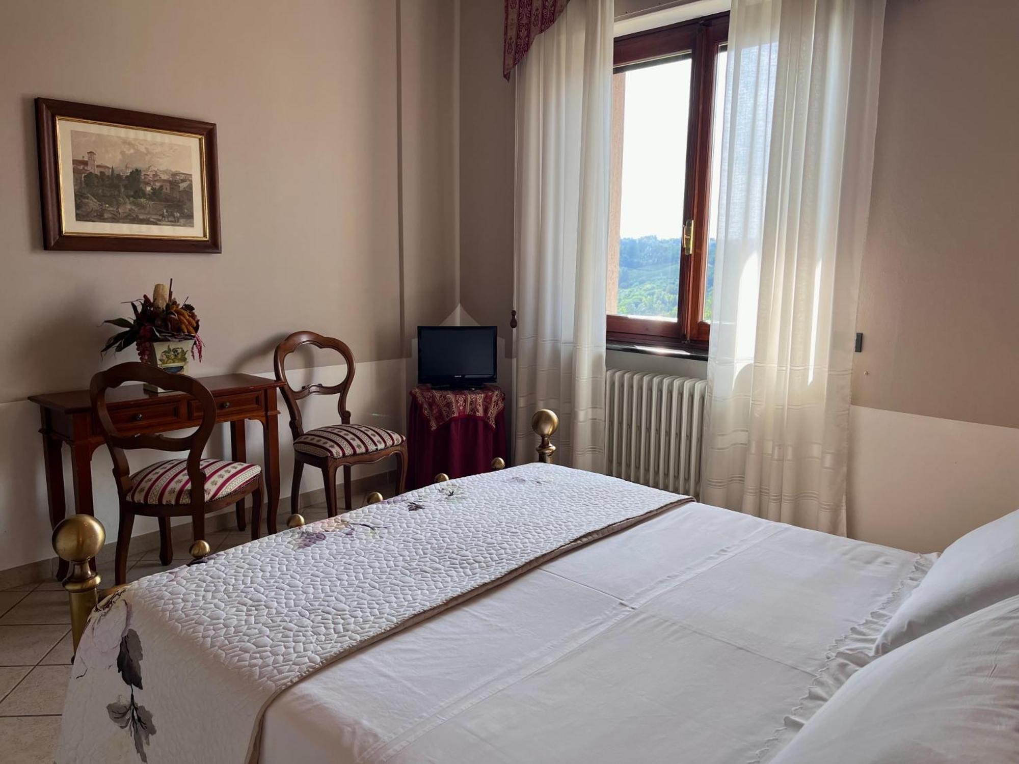 Belvedere Bike Hotel Montà Quarto foto